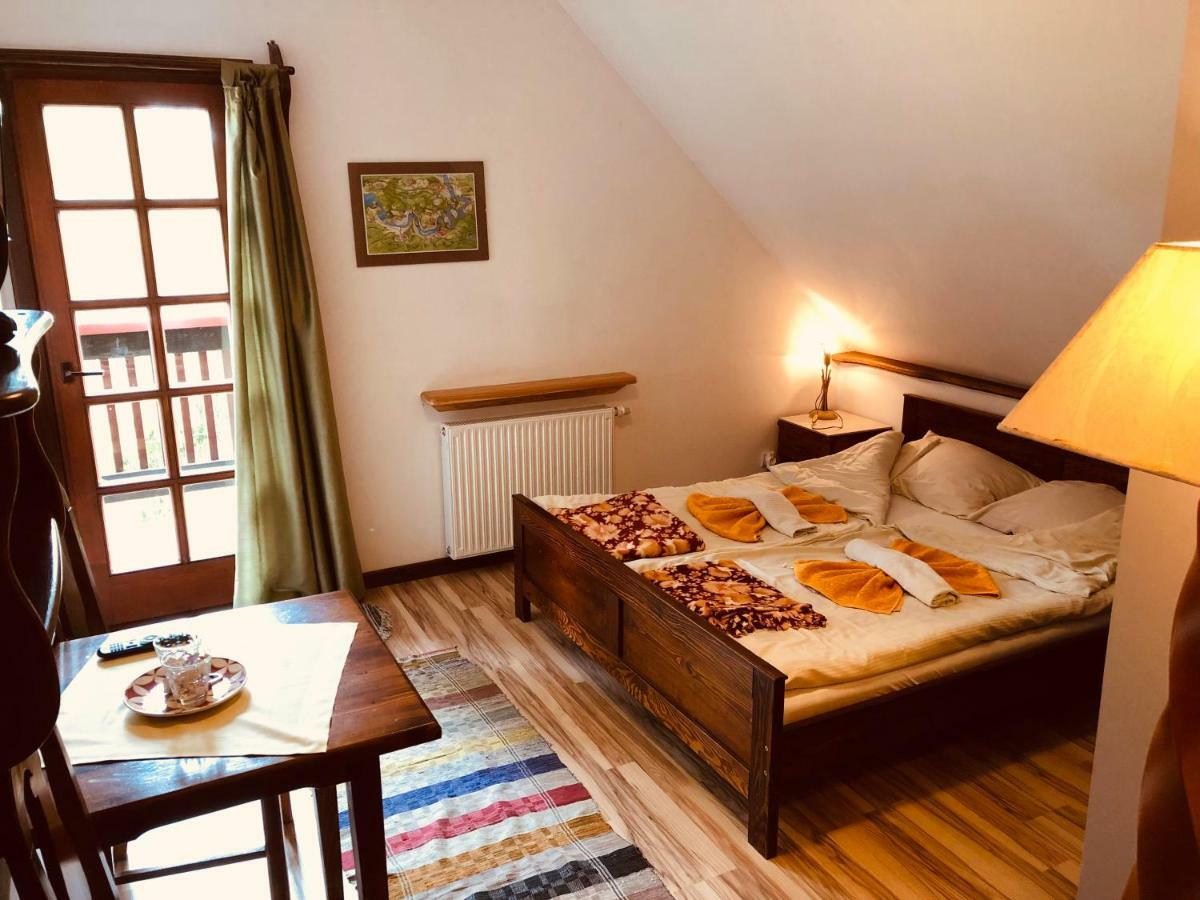 Gosciniec Pod Smrekami Bed & Breakfast Czorsztyn Eksteriør bilde